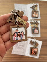 Cargar imagen en el visor de la galería, PADRES Foto acabado madera