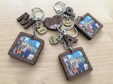 Cargar imagen en el visor de la galería, Foto Frase acabado madera