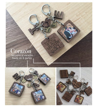 Cargar imagen en el visor de la galería, Foto Frase acabado madera